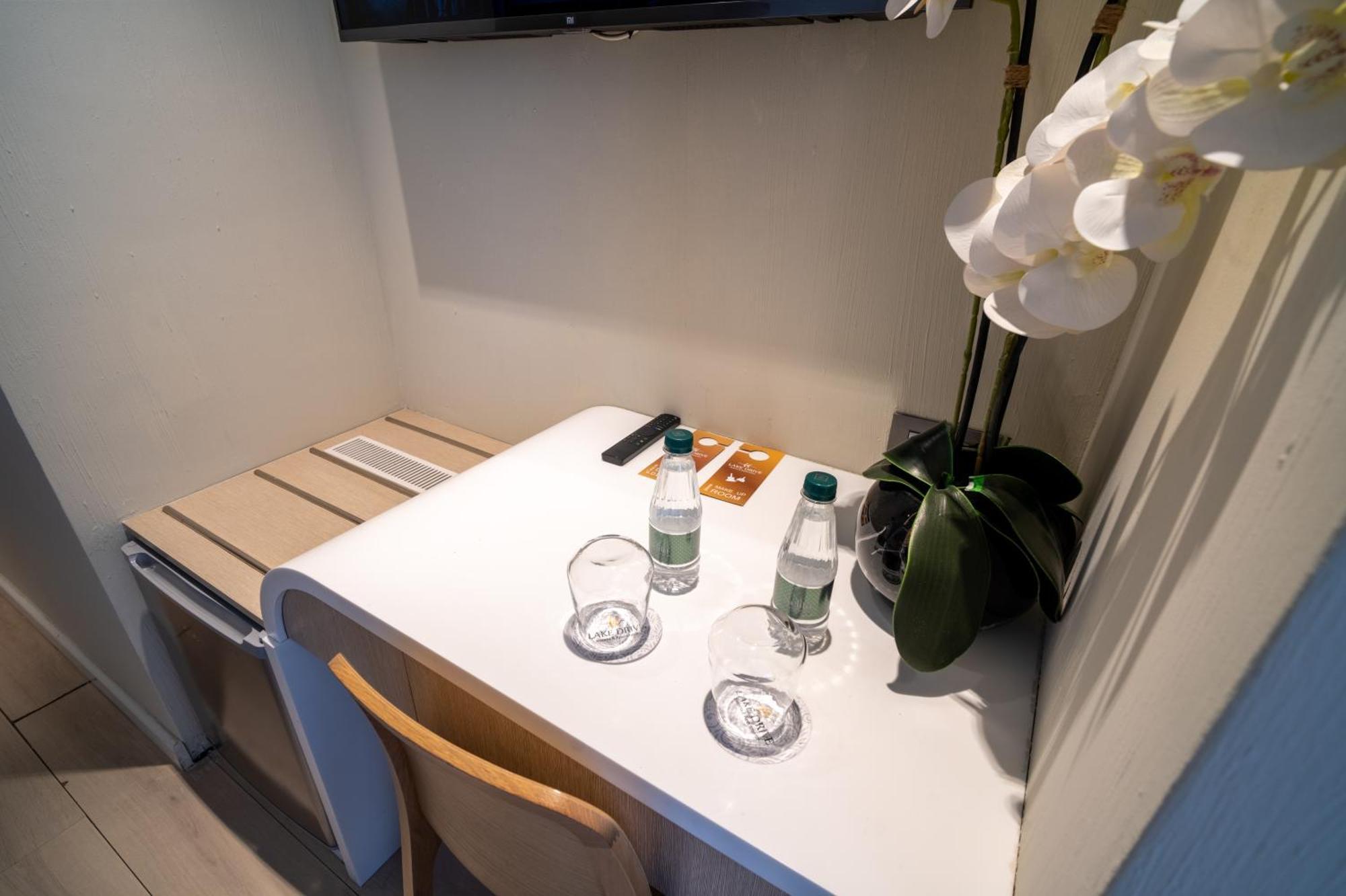 Lake Drive Rooms&Apartments Tirana Bagian luar foto