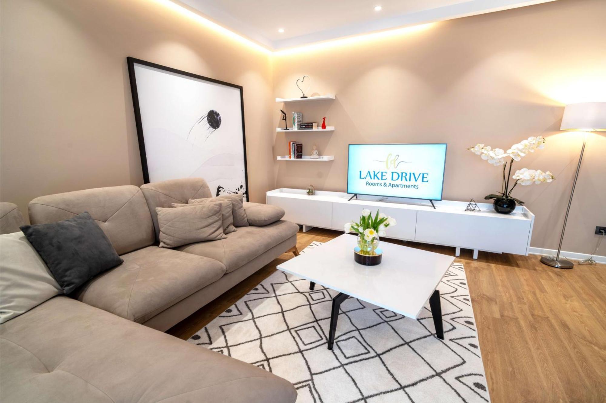 Lake Drive Rooms&Apartments Tirana Bagian luar foto
