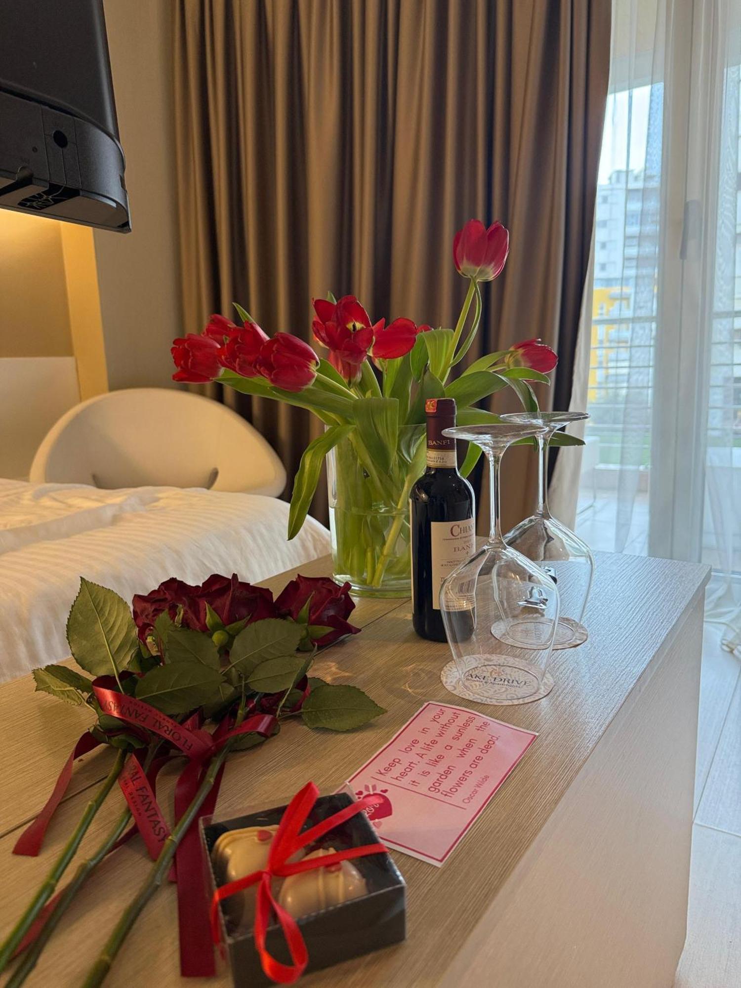 Lake Drive Rooms&Apartments Tirana Bagian luar foto