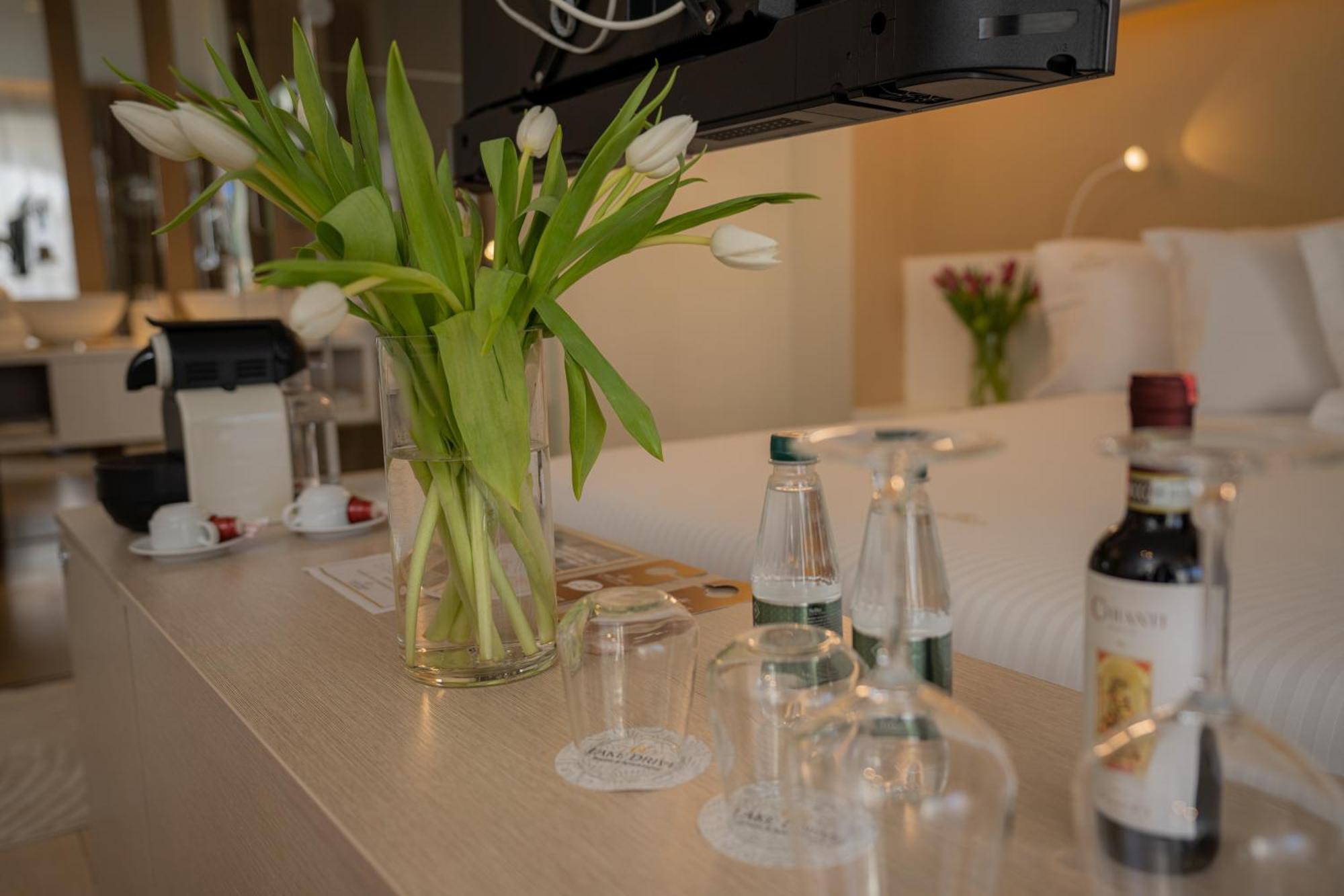 Lake Drive Rooms&Apartments Tirana Bagian luar foto